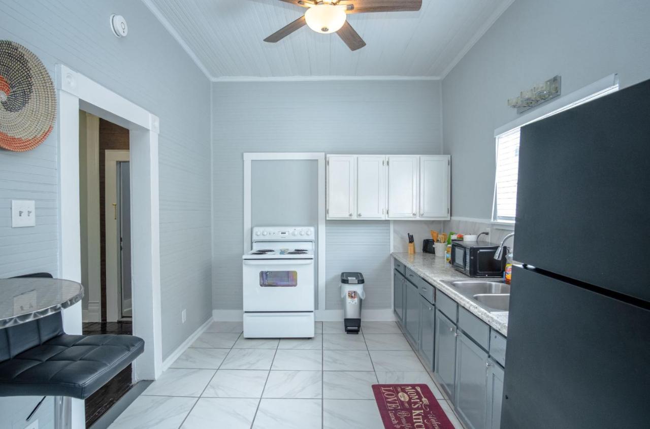 Remodeled Historic 2Br 1Ba House Near Downtown Apartment Сан Антонио Екстериор снимка